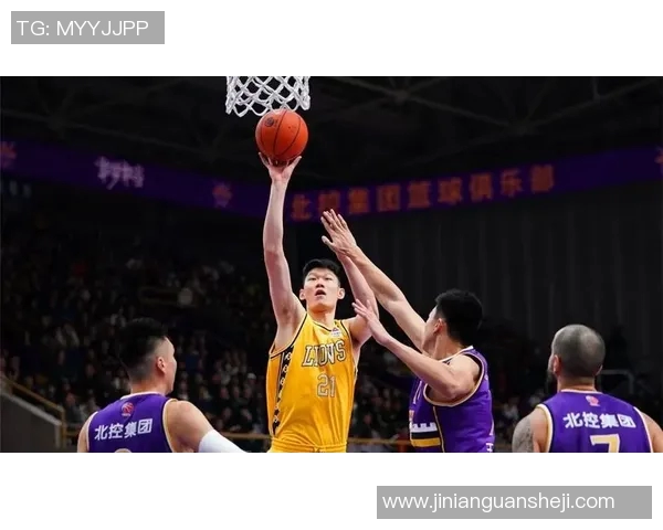 胡金秋：从青涩新星到CBA赛场的绝对核心，见证篮球梦想的成长与蜕变