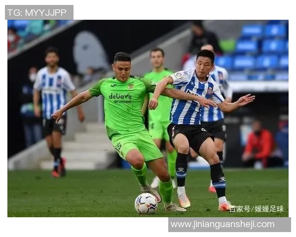 埃门与阿尔克马尔的激烈对决谁能在赛场上笑到最后