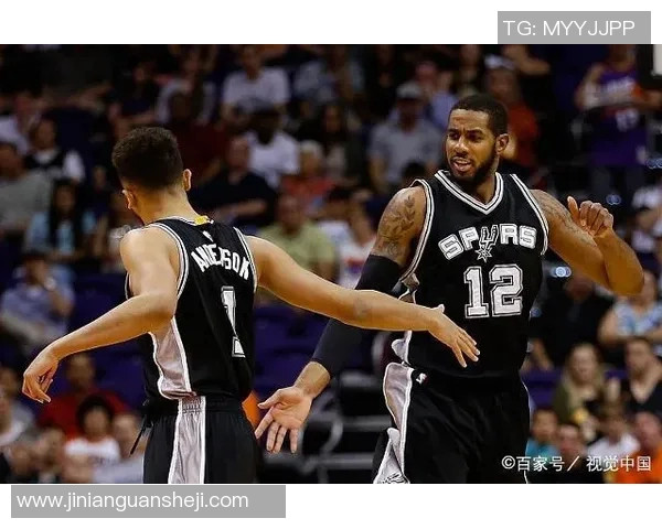 桑坦尼与独立的精彩对决分析及赛季表现全面回顾