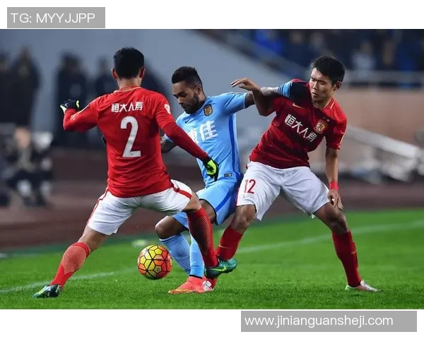 深圳与广州恒大精彩对决视频回顾球迷热议赛场瞬间与战术分析