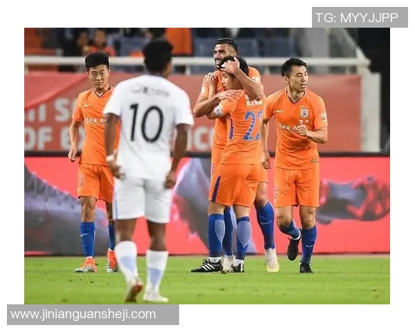 山东鲁能泰山迎战河内队全力争胜展现球队实力与团结精神 山东鲁能泰山迎战河内队全力争胜展现球队实力与团结精神