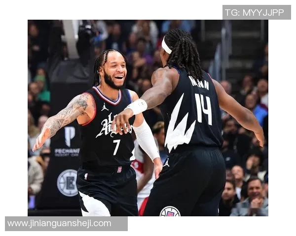 快船与勇士激烈冲突视频回顾球场上的火药味与激情碰撞 快船与勇士激烈冲突视频回顾球场上的火药味与激情碰撞